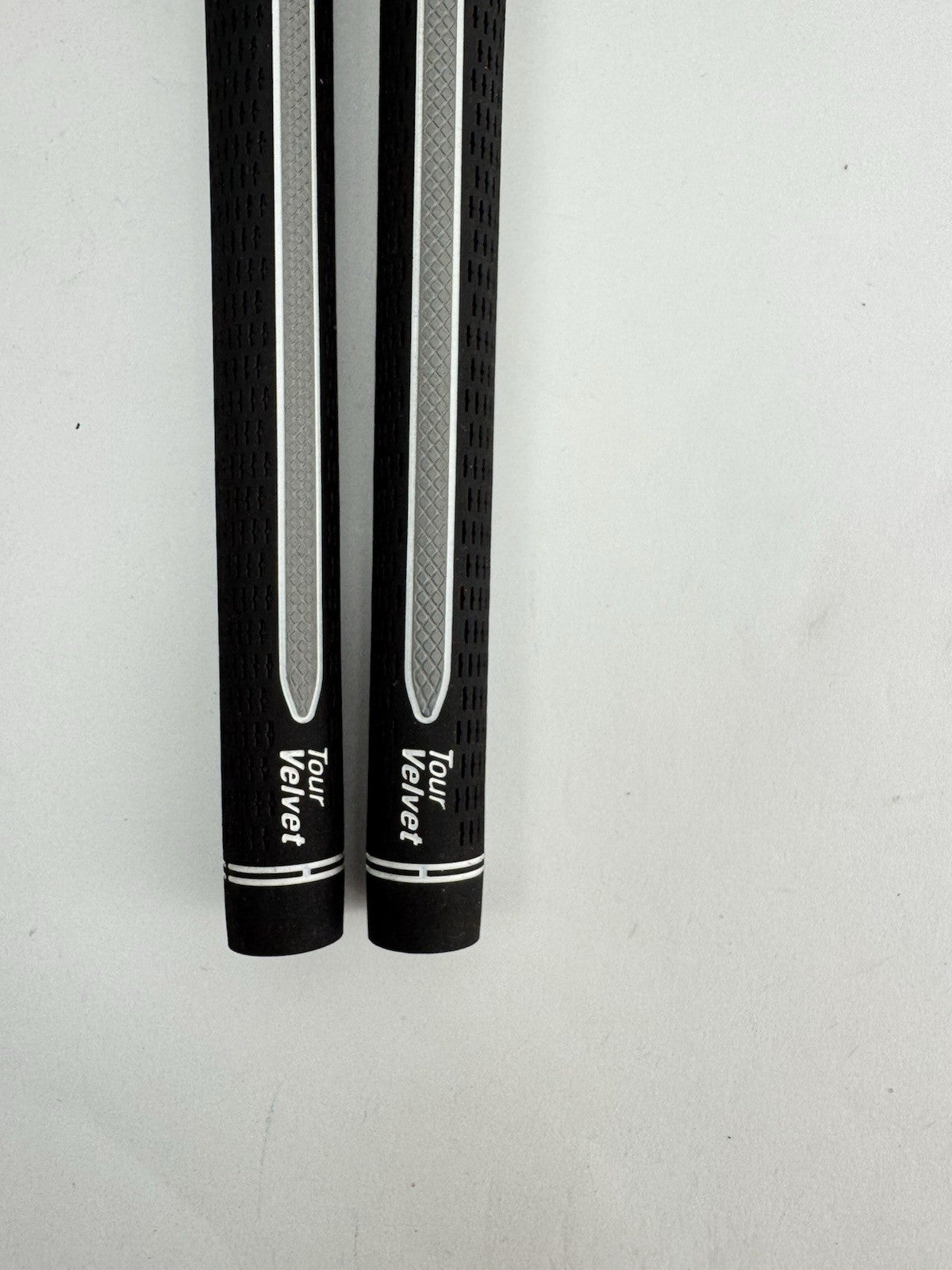 Golf Pride Tour Velvet Align Grips (2) Mens Standard Size /Pulled /344706