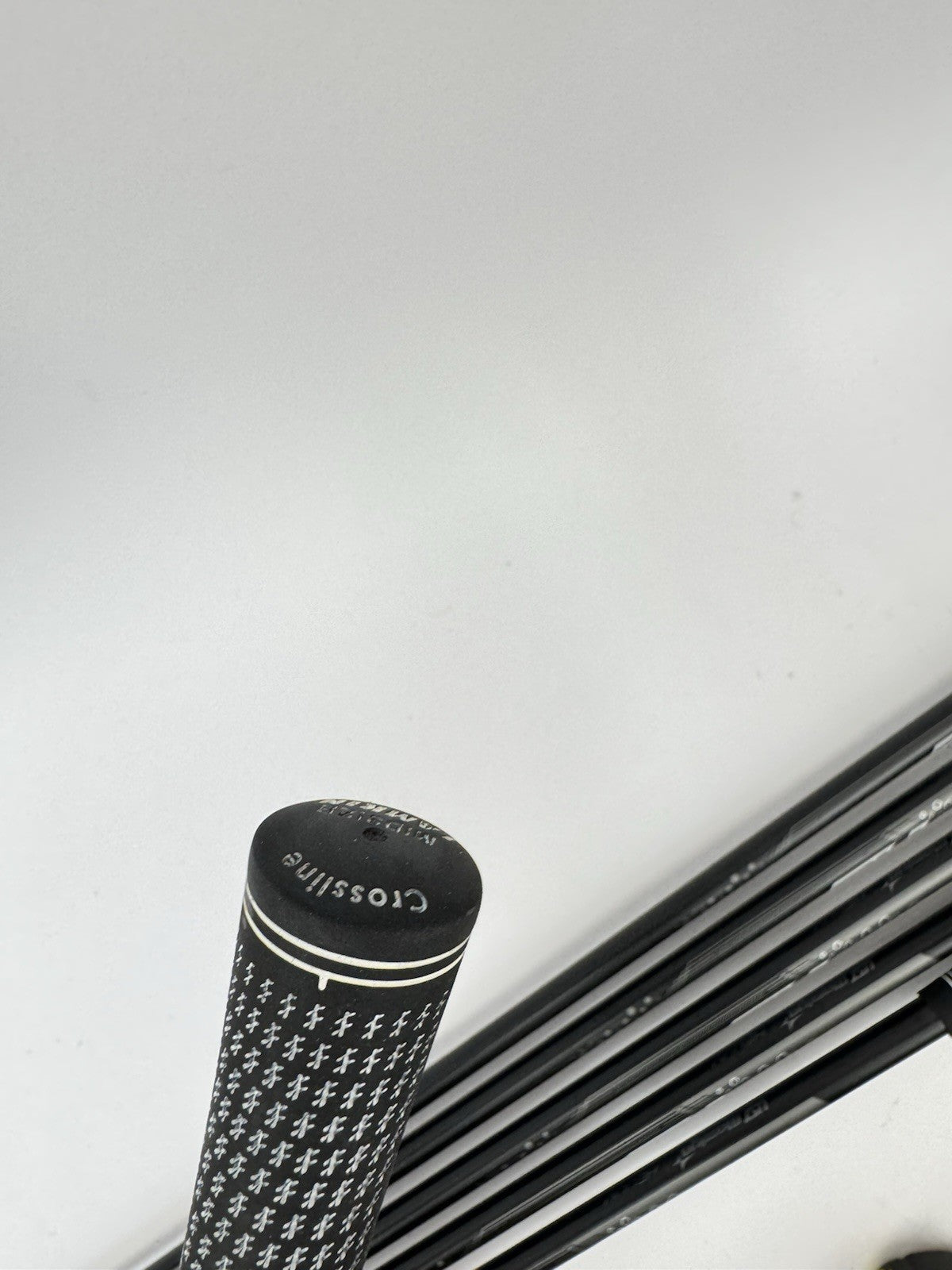 Srixon Zxi4 Irons 6-PW + AW Helium 60 F3 Regular Graphite /Lamkin Midsize /3474911