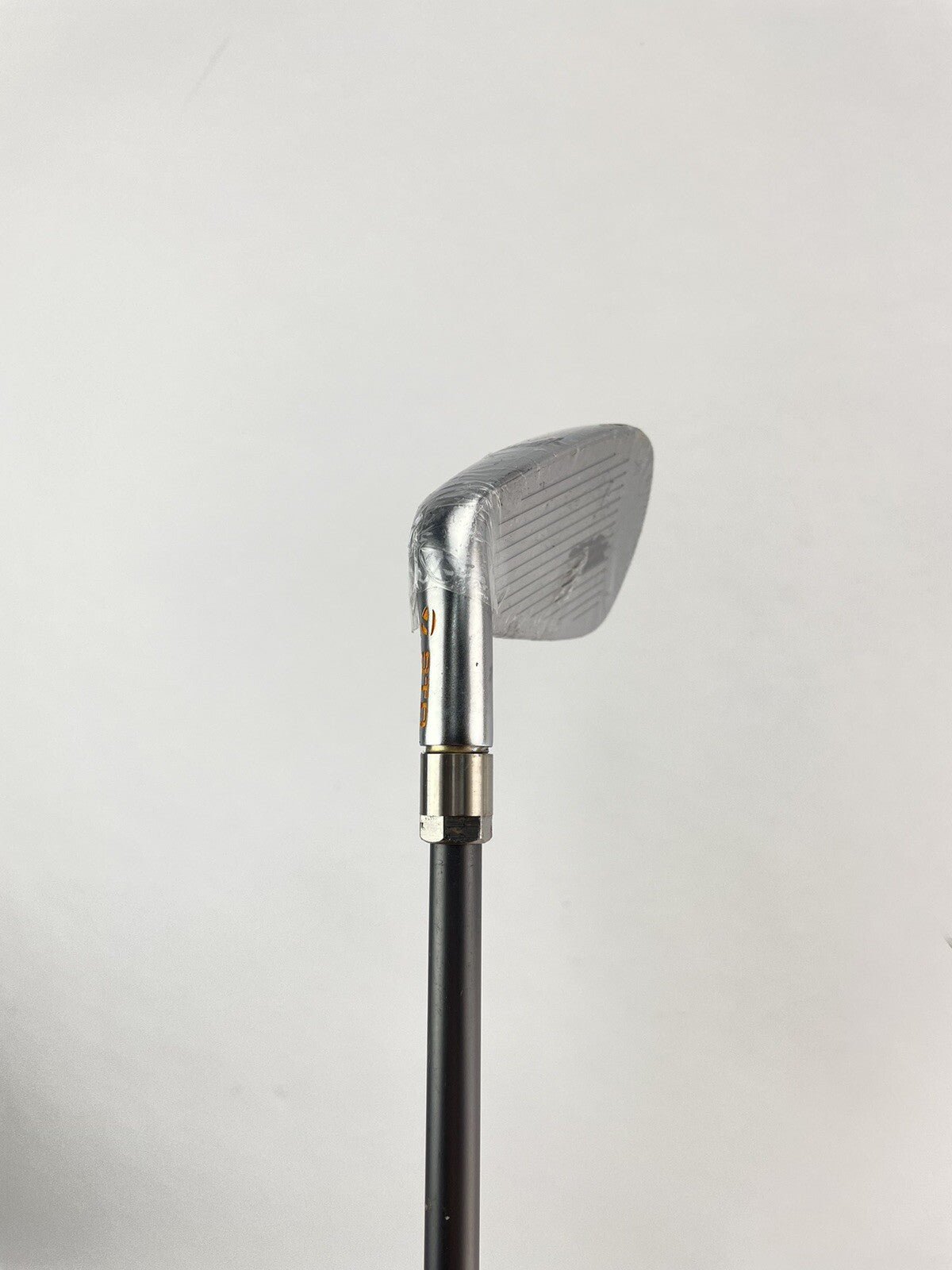 Taylormade R9 6 Iron Lite Regular  Graphite /Right /New Grip /Demo /+1/2" /189905