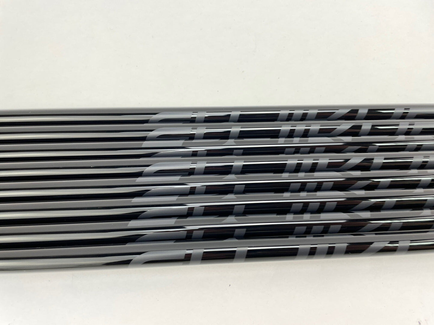 Fujikura Pro 63i Iron Shaft Set (8) Regular Flex Graphite/0.370 Parallel/New1