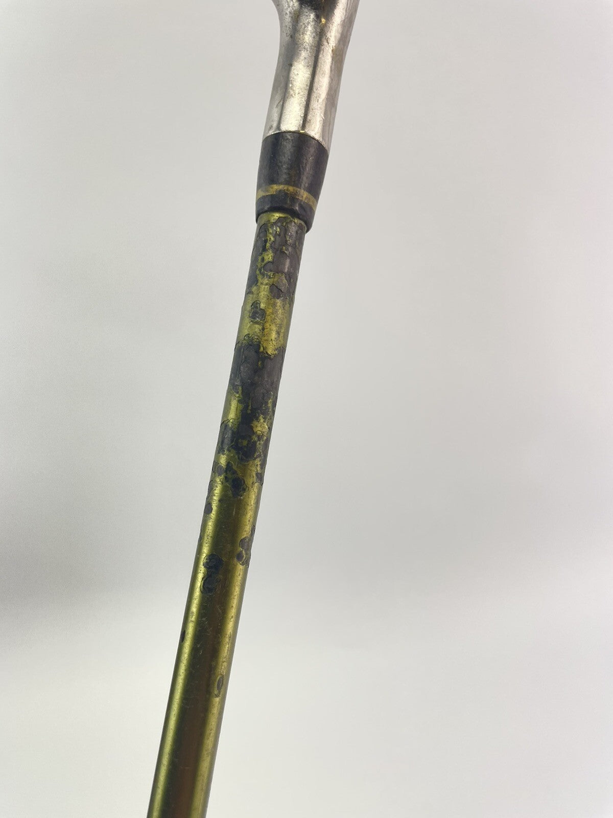 Mens Golf Hybrid 19* Attack Mid Regular Flex Graphite /Right /New Grip /2157516