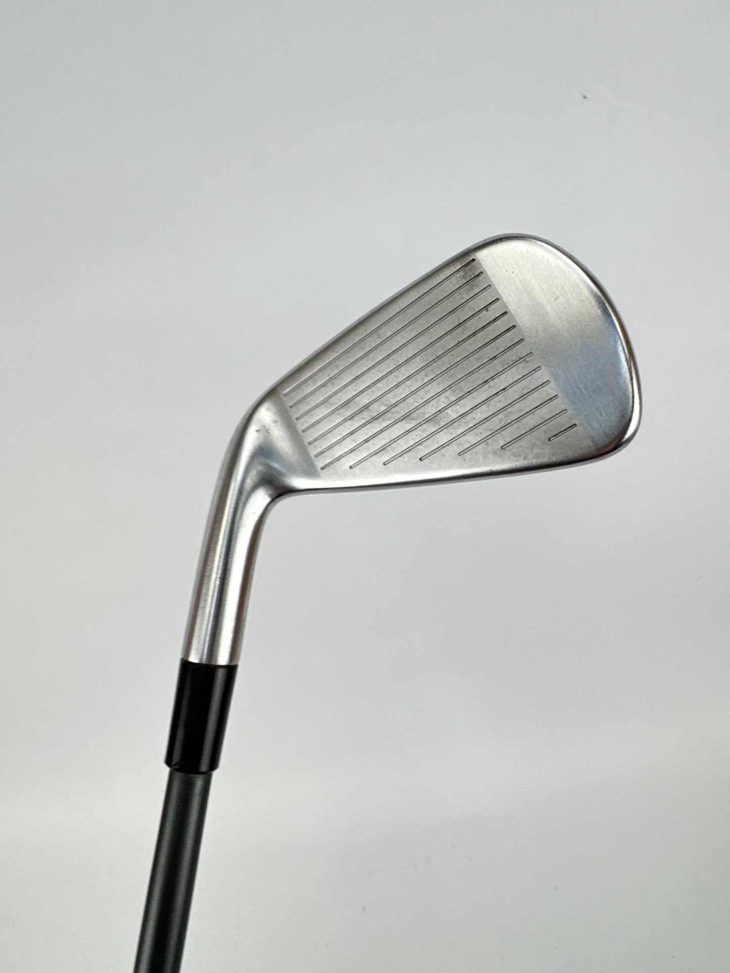 Taylormade P790 2 Iron 17* Hzrdus Smoke 6.0 Stiff Graphite 90G /Right /31775