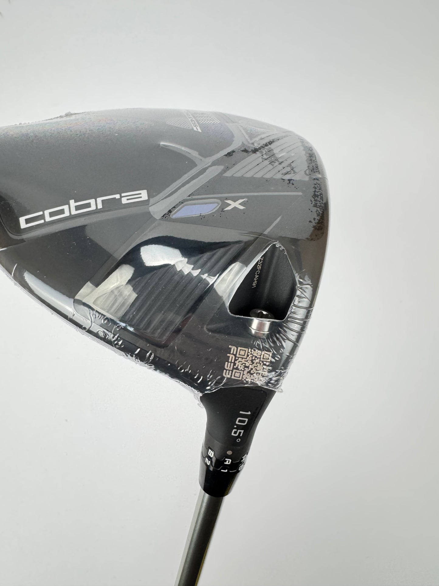 Cobra OPTM X Driver 10.5* Helium F4 Stiff Graphite /Right Handed /New /34010