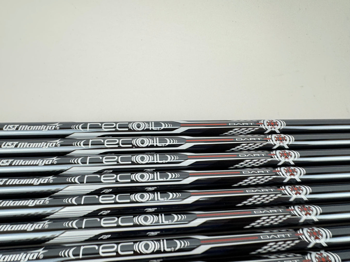 UST Recoil Dart Iron Shaft Set (10) 75 F2 Senior Graphite 41” /0.370 Parallel
