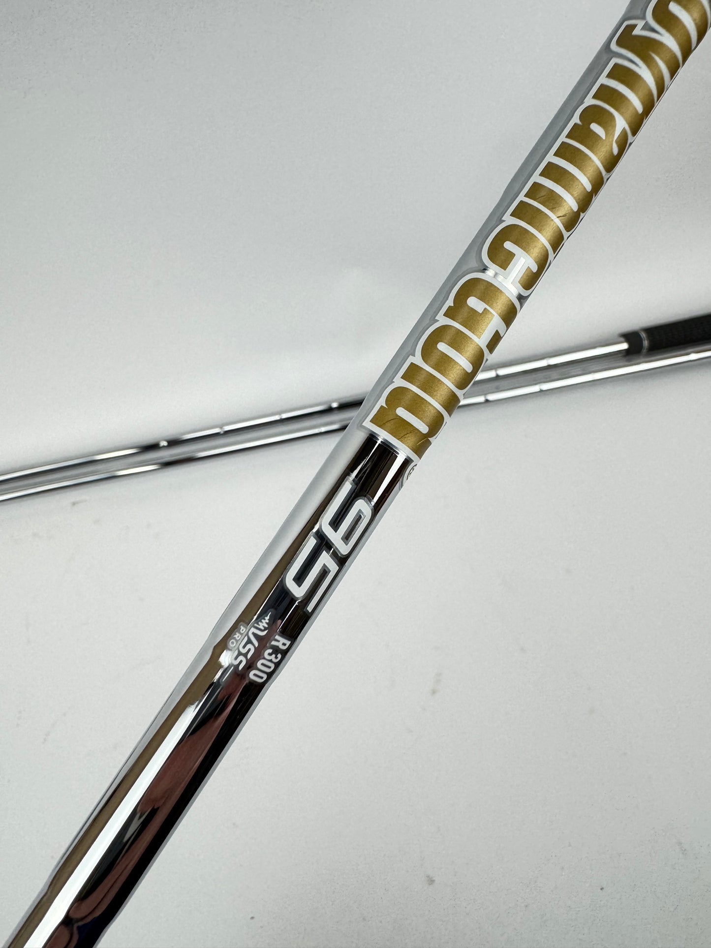Taylormade Qi10 Irons Left Handed 6,8+PW DG 95 R300 Steel /New Shafts /32184