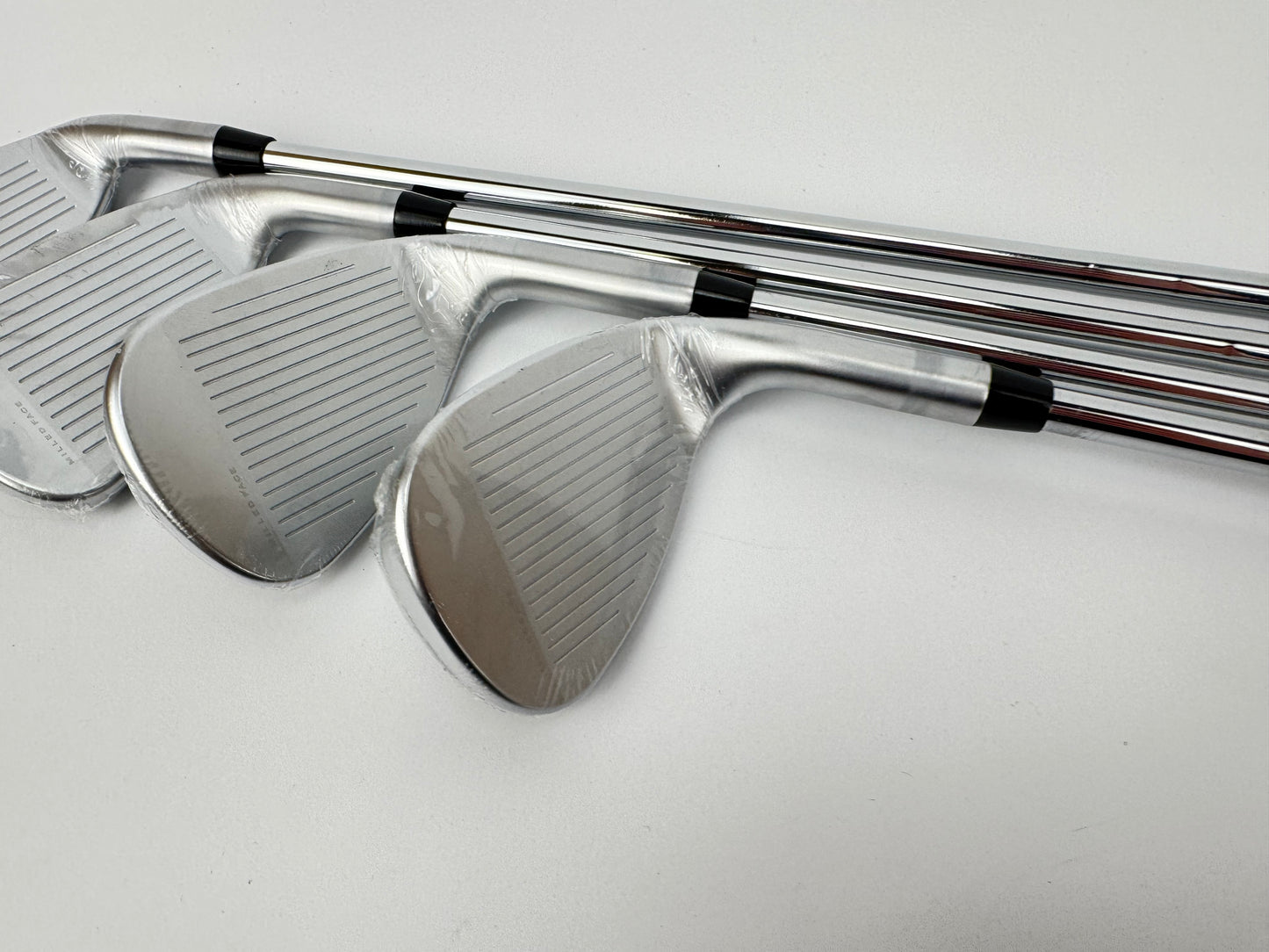 Cobra LTDx Irons Left Handed 6,8,GW+SW KBS Tour 90 Regular Steel /New /31201
