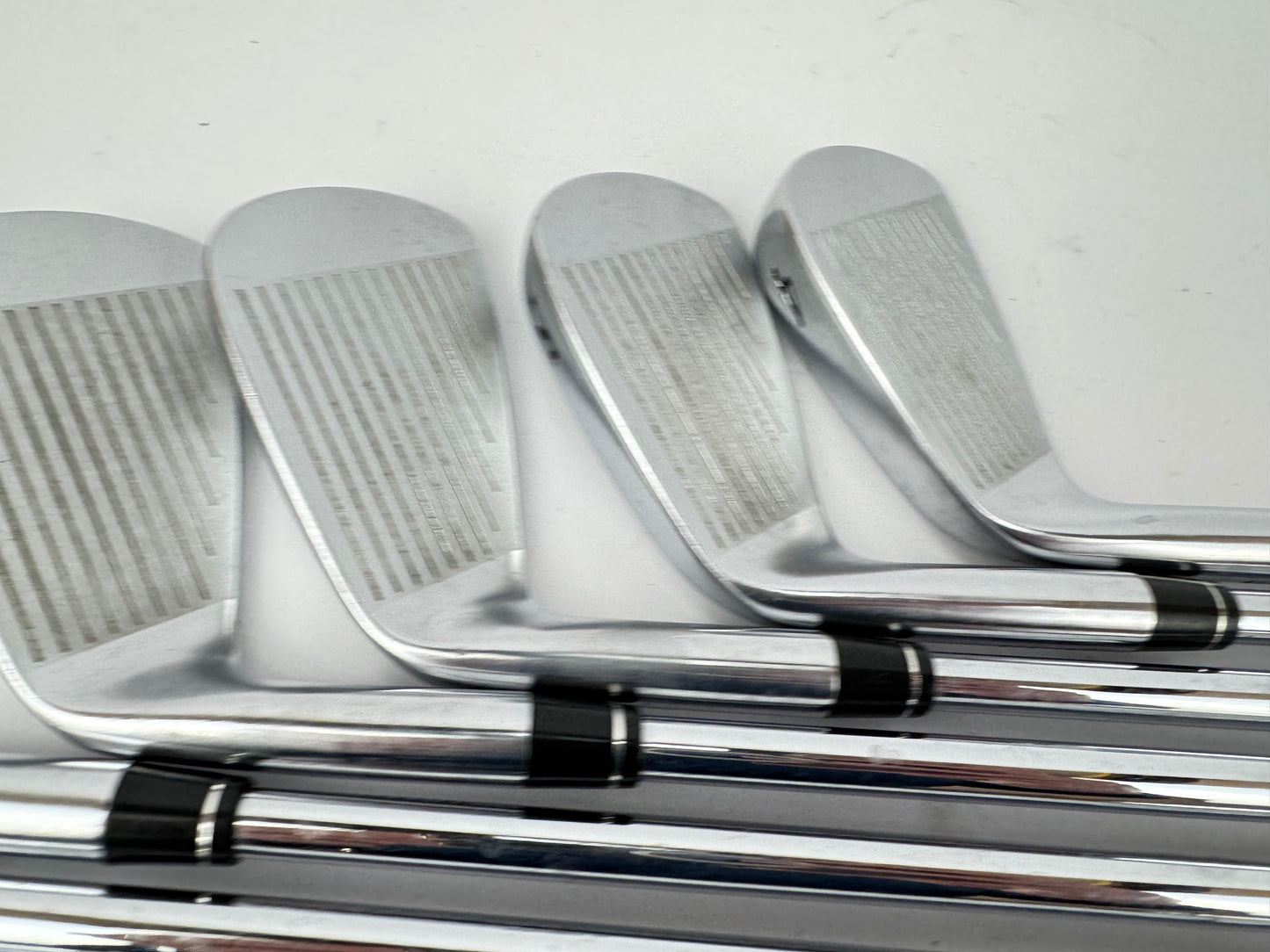 Miura MC-102/CB-202 Irons 4-PW Forged Nippon 1050GH Stiff Steel /New Grips/33953