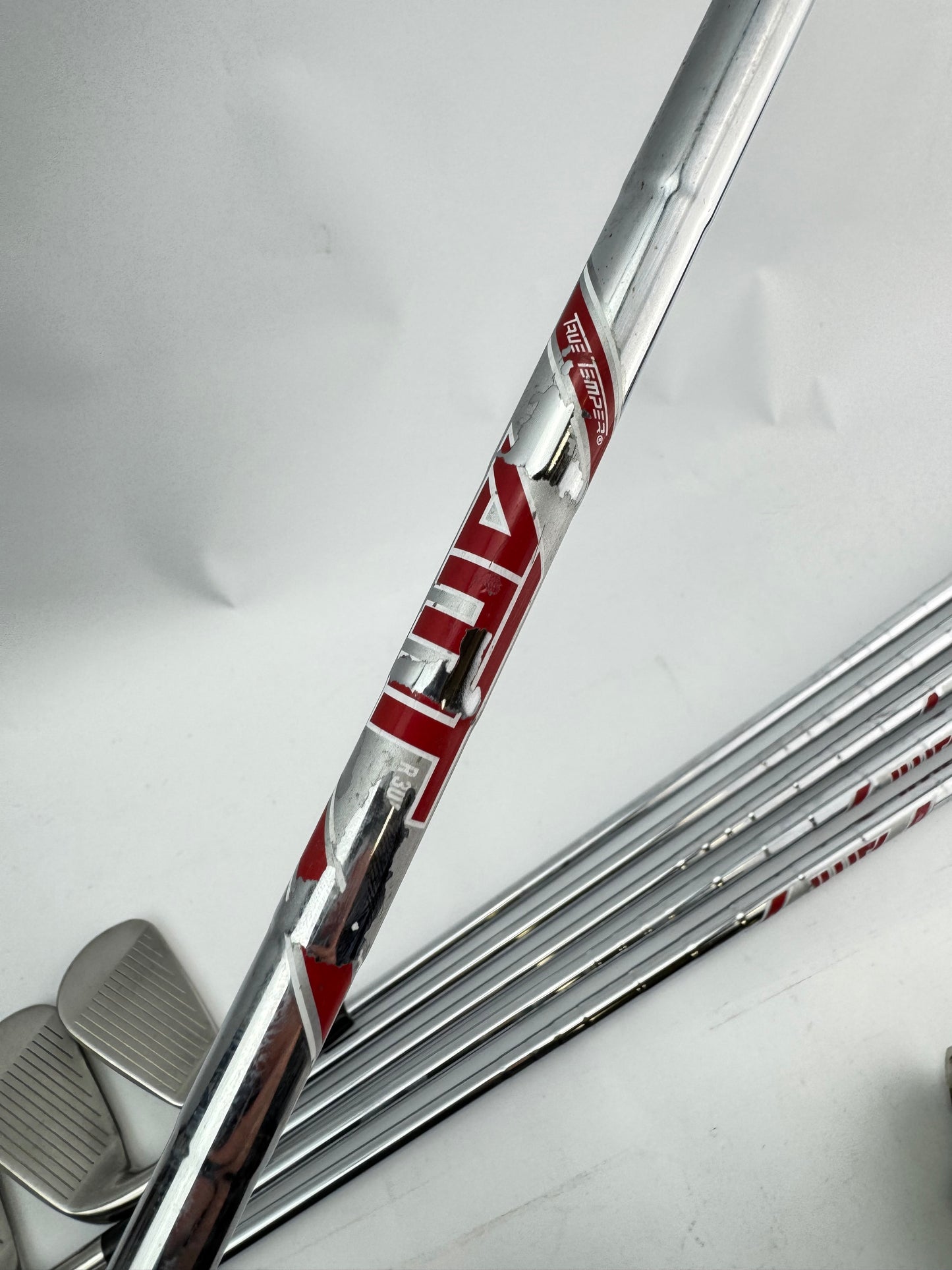 Titleist T300 Irons 5-PW AMT Red R300 Regular Flex Steel /Right/New Grips /30376