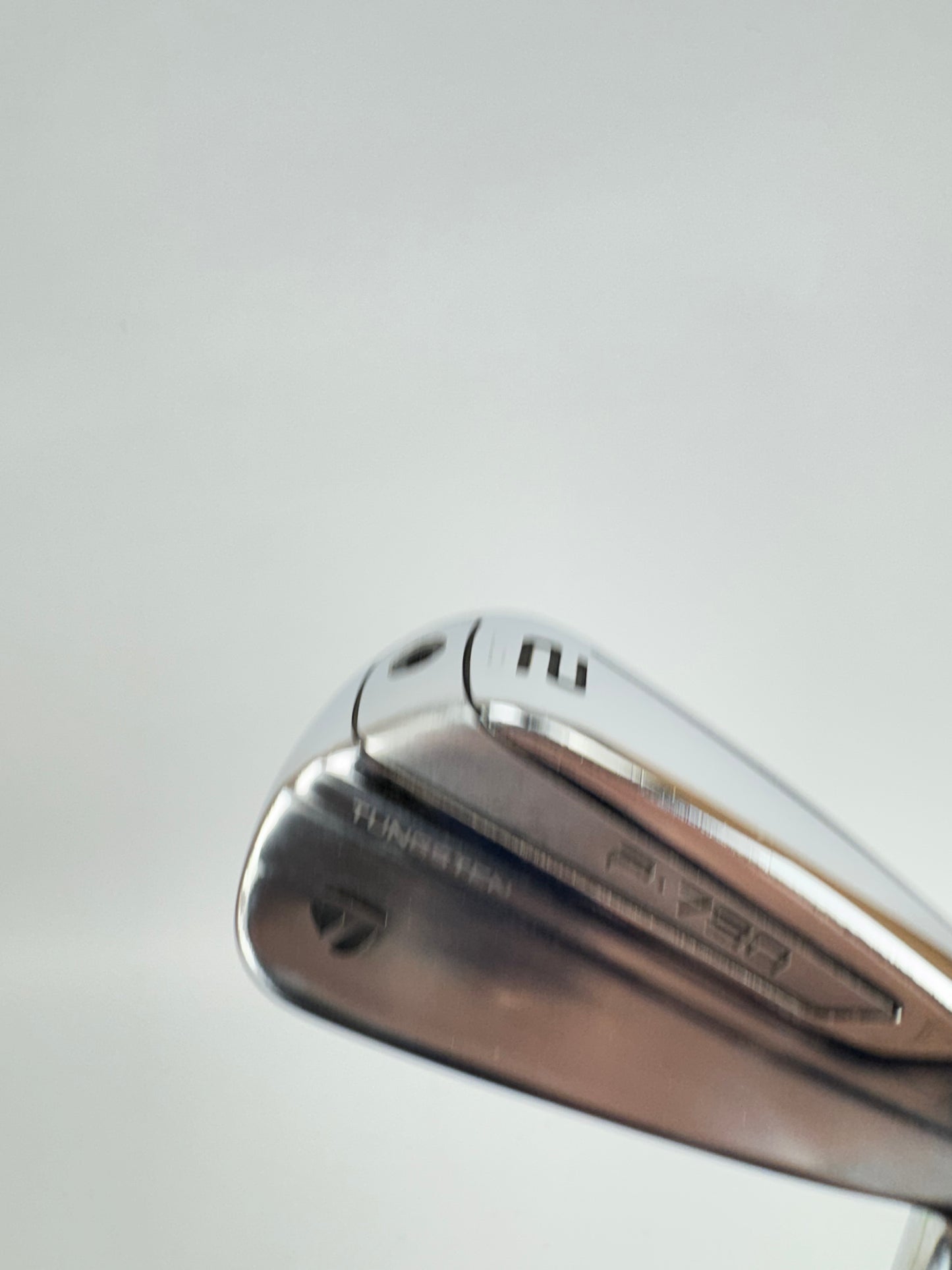 Taylormade P790 2 Iron 17* Hzrdus Smoke 6.0 Stiff Graphite 90G /Right /31775