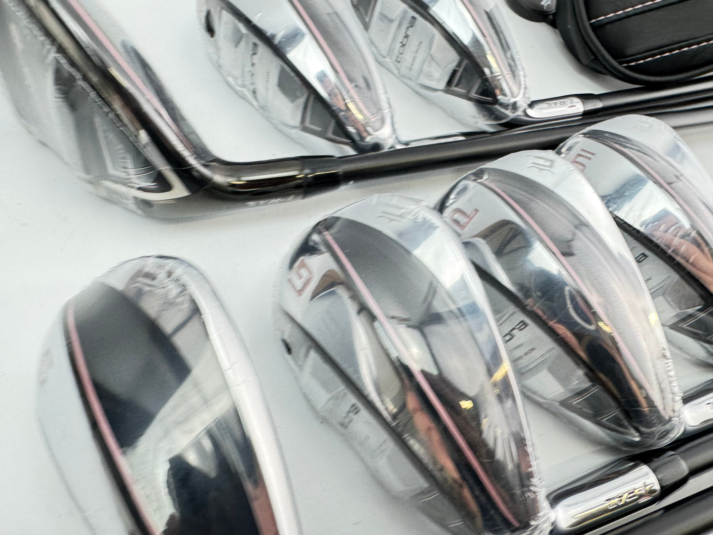 Cobra Ladies T Rail Irons Left Hand 6H, 7-SW + GW KBS PGI Ladies Graphite /30231