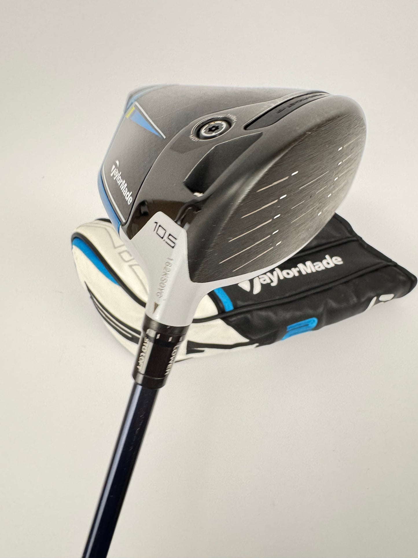 Taylormade Sim2 Max Driver 10.5* Ventus Blue 5-A Senior Graphite/Headcover/32974