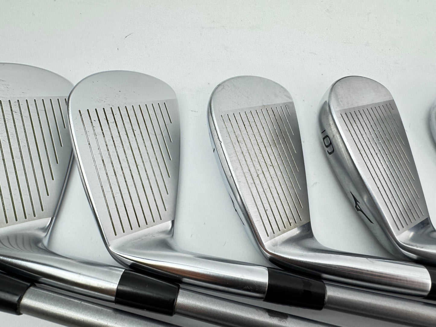 Mizuno MX200 Irons 4-PW Regular Flex Graphite /Right Handed /New Grips /30173