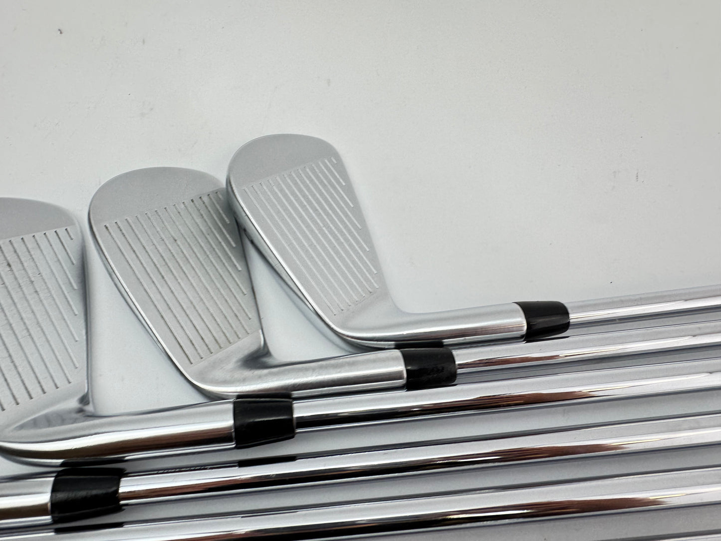 Titleist T100s Irons 5-PW Project X LZ 6.0 Stiff Steel +1/2” /New Grips /26904
