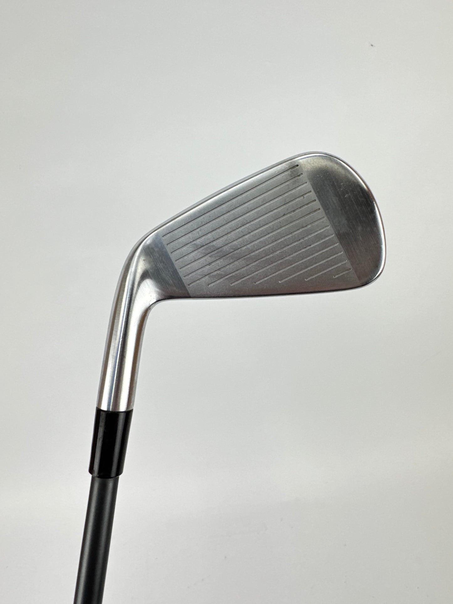 Taylormade P790 2 Iron 17* Hzrdus Smoke 6.0 Stiff Graphite 90G /Right /31775