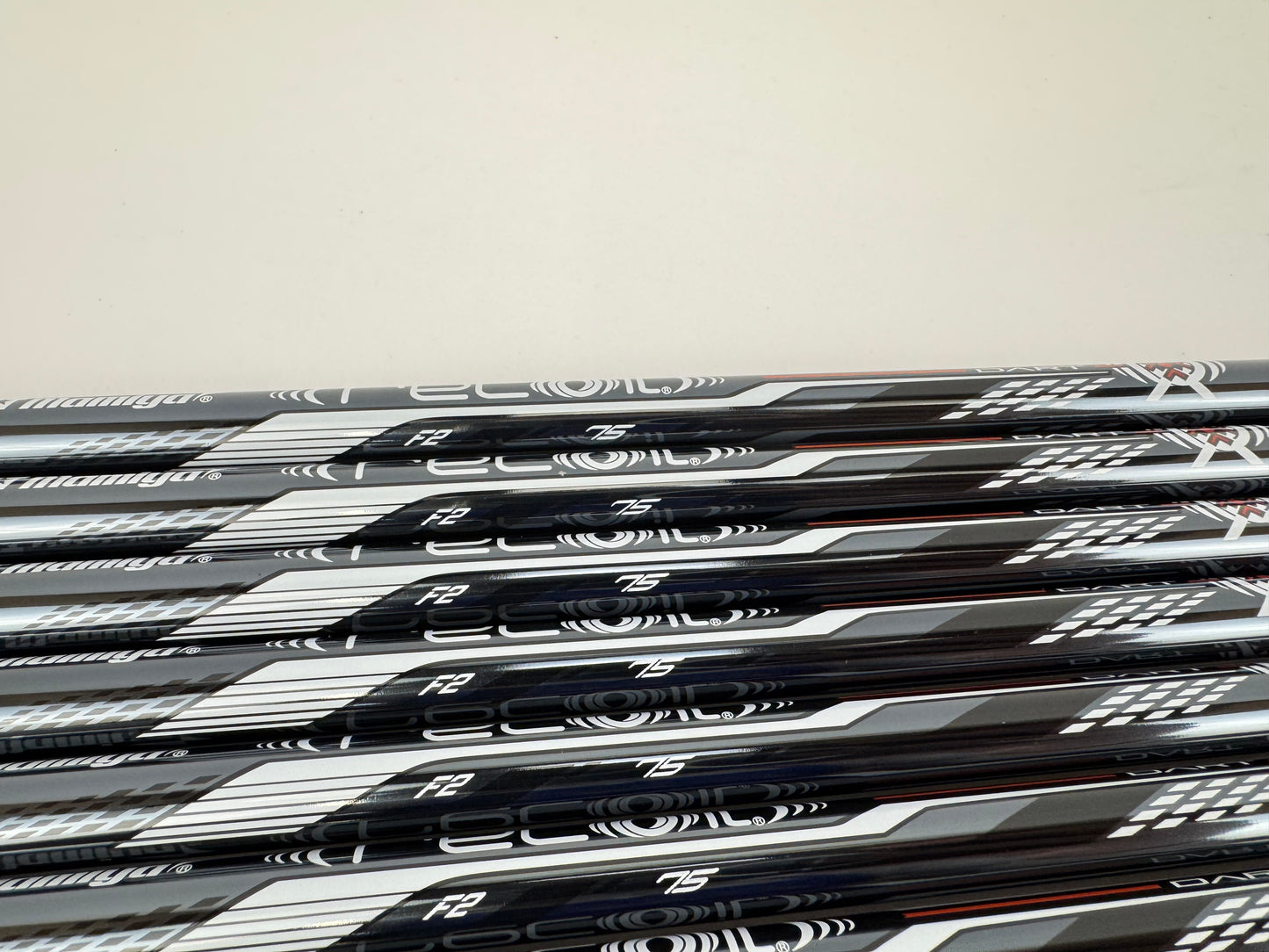 UST Recoil Dart Iron Shaft Set (10) 75 F2 Senior Graphite 41” /0.370 Parallel
