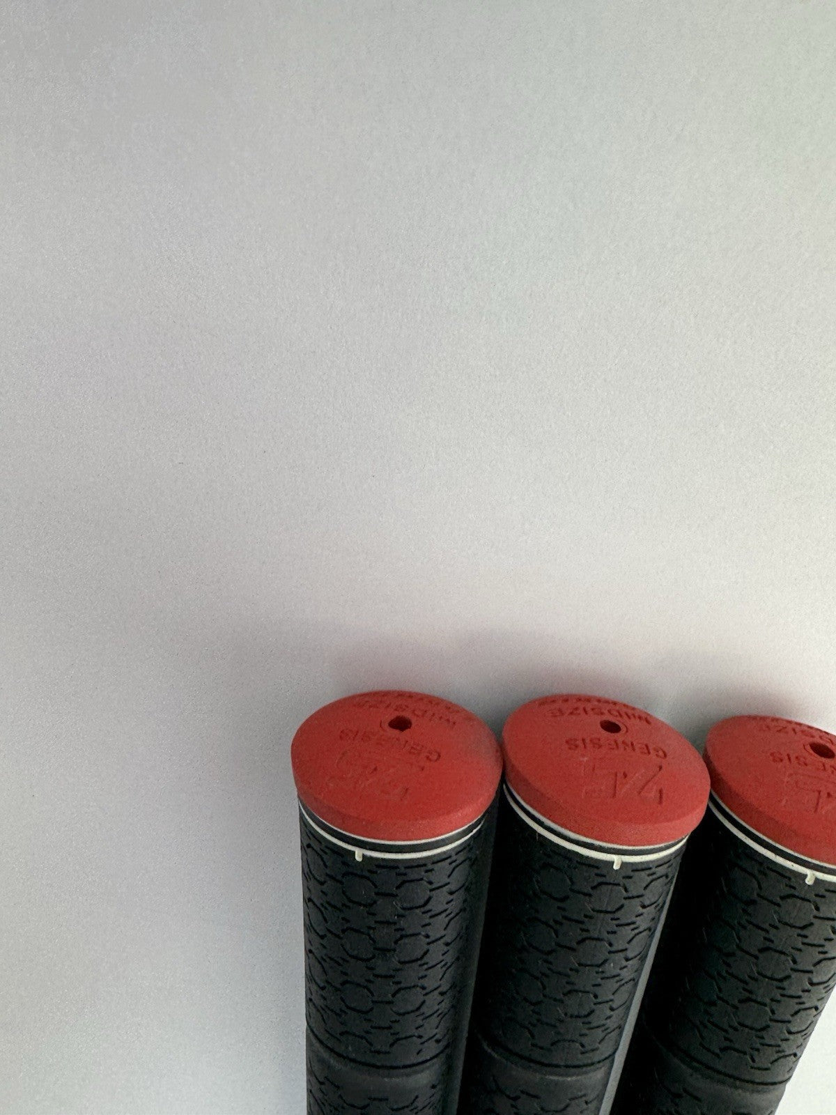 Lamkin Genesis Golf Grips (3) Midsize /Black/Red /Pulled /339954