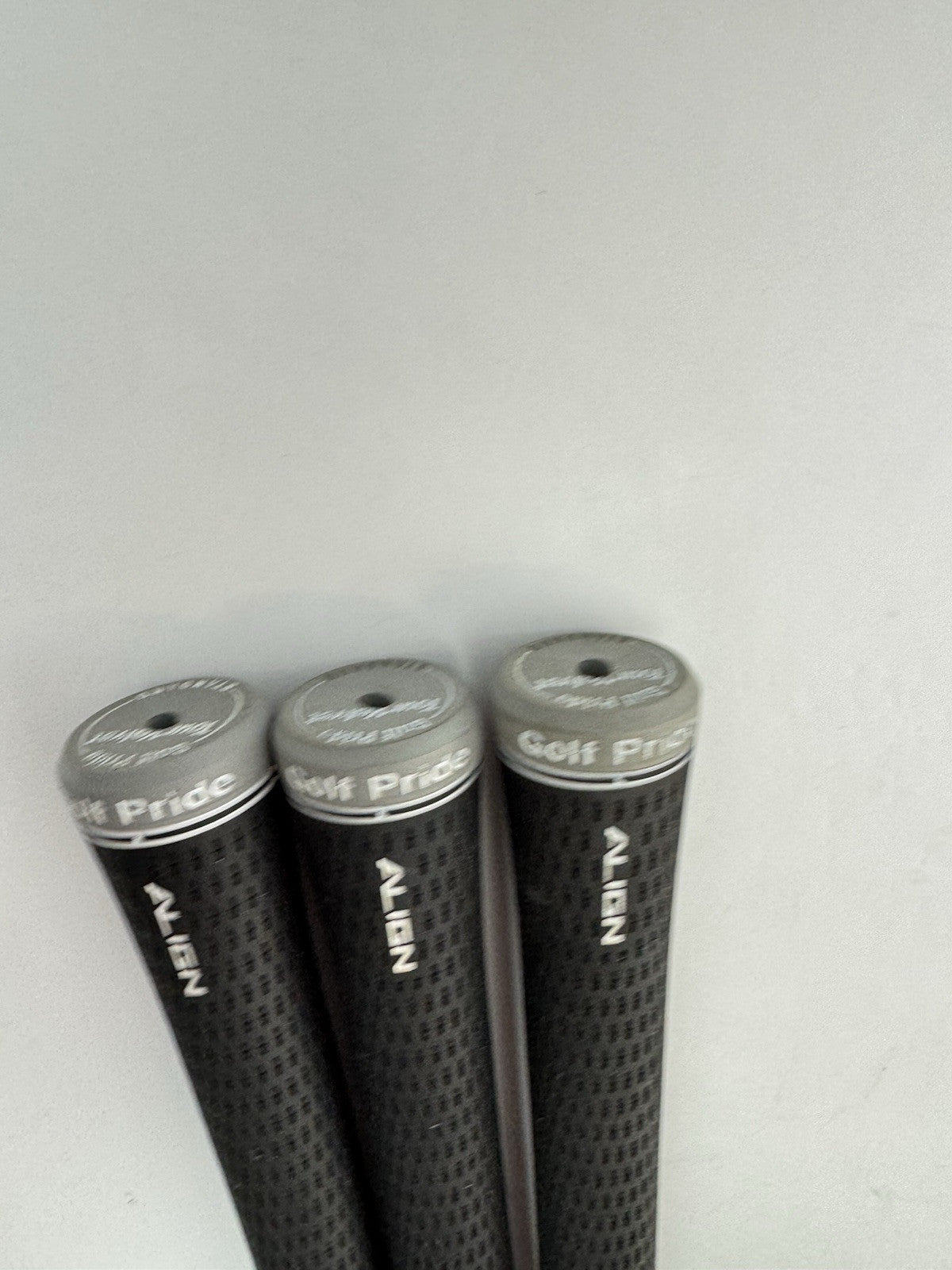 Golf Pride Tour Velvet Align Grips (3) Mens Standard /Pulled /317285