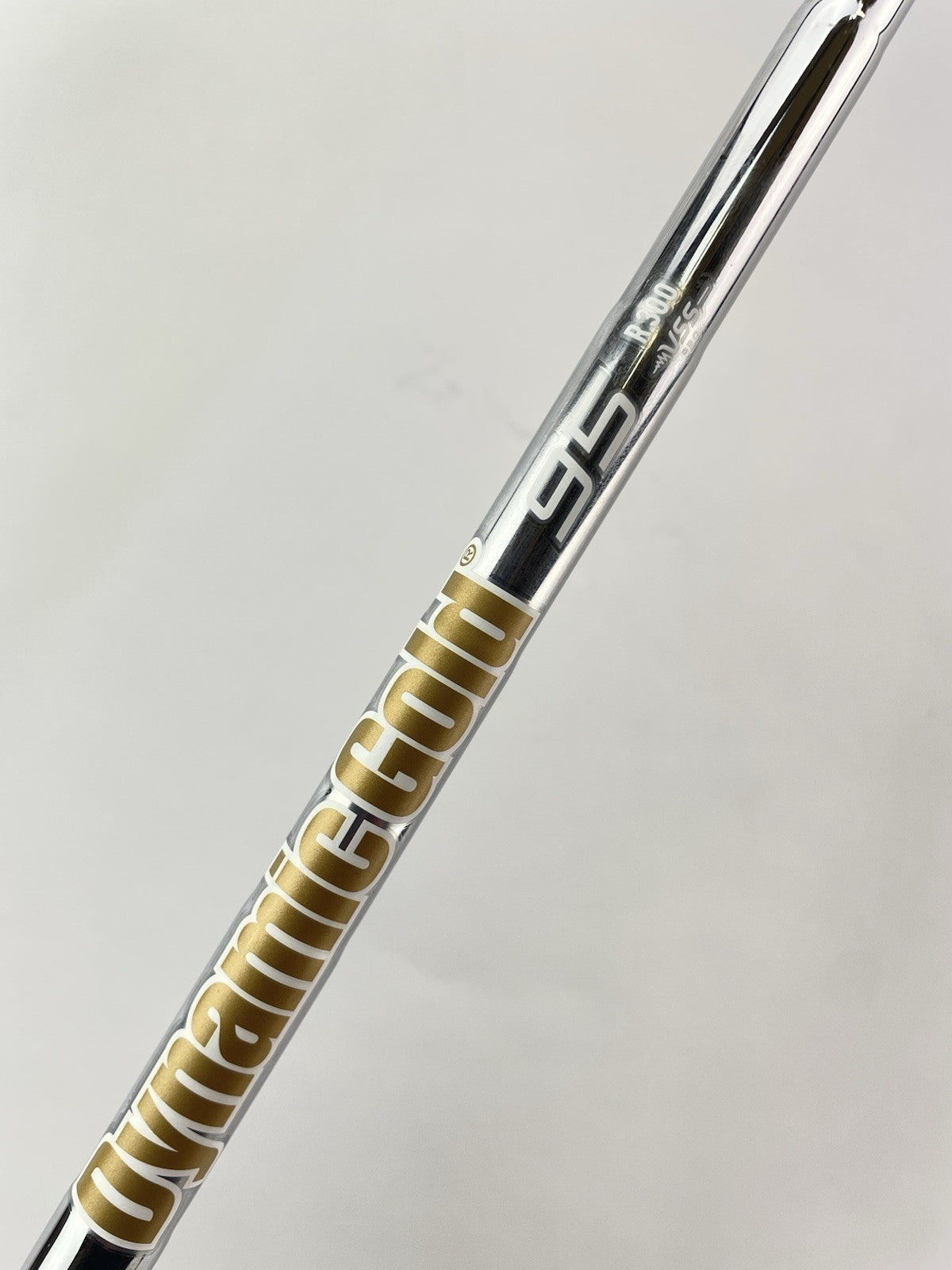 Dynamic Gold 95 Iron Shaft Vss Pro R300 Regular Flex Steel 35.25 /0.355 /235304